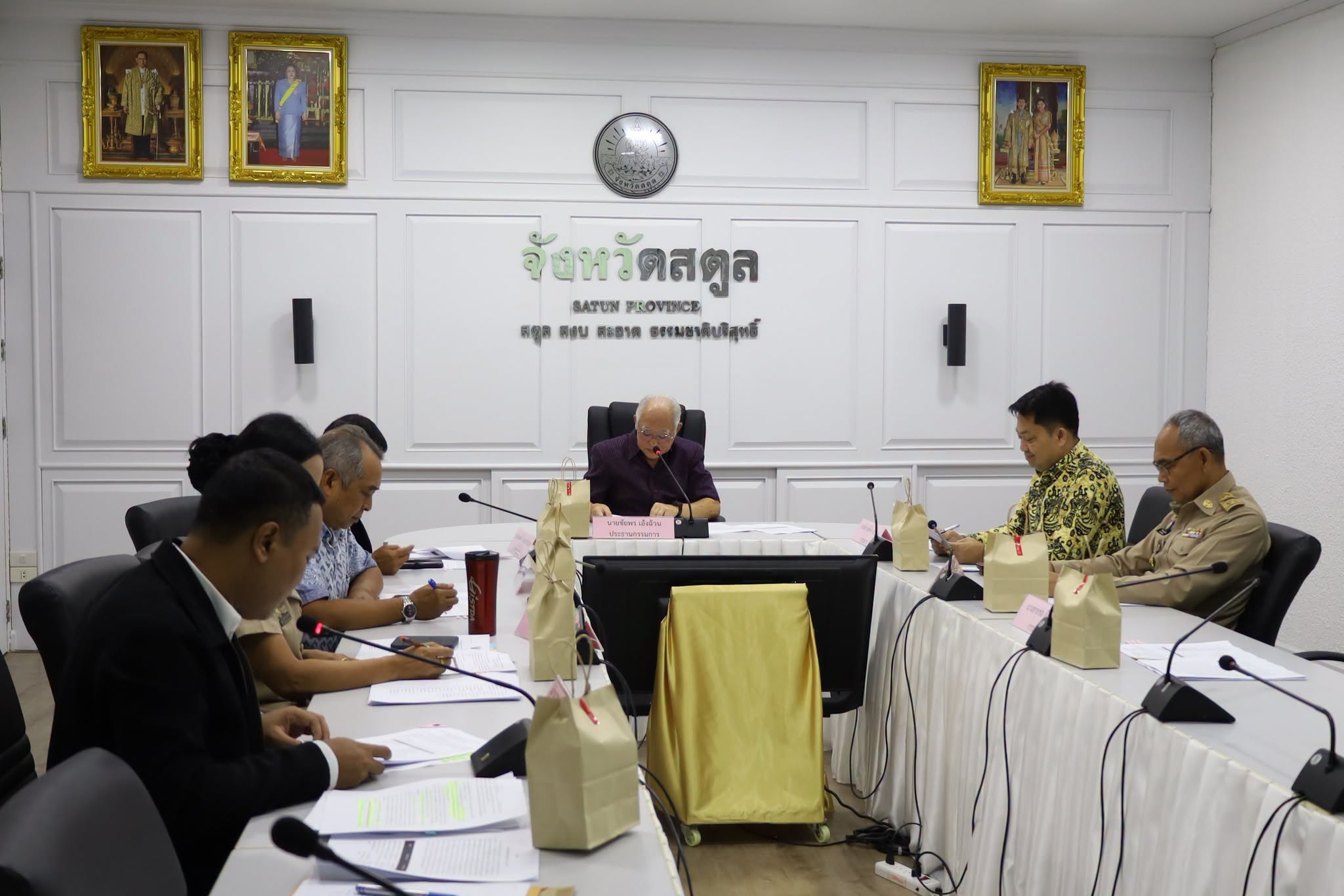 รองผู้ว่าฯ สตูล ร่วมประชุมคณะกรรมการจริยธรรมประจำจังหวัดสตูล ครั้งที่ 1/2569 เดินหน้าปรับปรุงข้อกำหนดจริยธรรม ส่งเสริมเจ้าหน้าที่รัฐยึดมั่นคุณธรรม