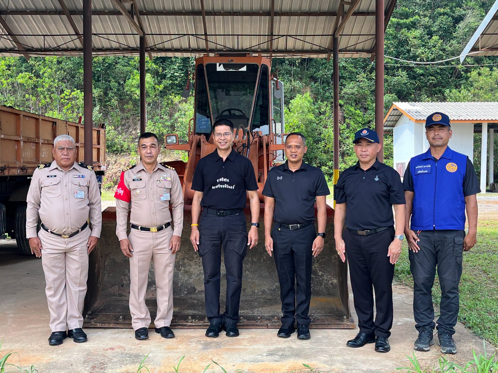 ผู้ว่าฯ สตูล ลงพื้นที่ นพค.45 ตรวจความพร้อมเครื่องจักรและยุทโธปกรณ์ เตรียมสนับสนุนช่วยเหลือประชาชนหากเกิดอุทกภัย