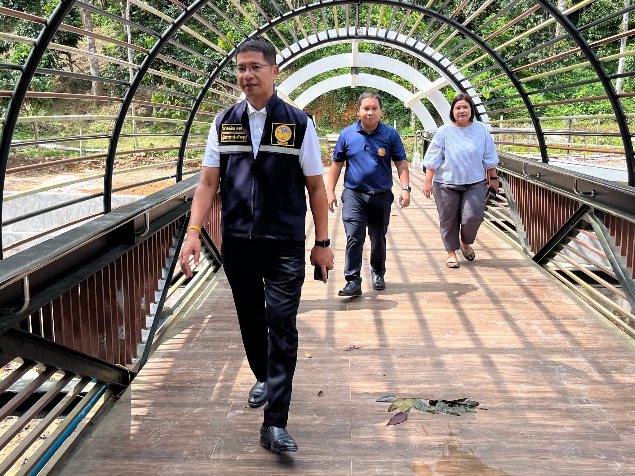 ผู้ว่าฯ สตูล ลงพื้นที่ติดตามความคืบหน้าปรับปรุงบ่อน้ำพุร้อนทุ่งนุ้ย พร้อมเยี่ยมให้กำลังใจเจ้าหน้าที่และผู้ใช้บริการ Satun Halal Onsen